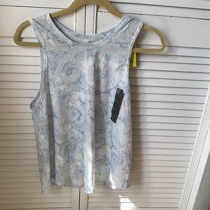 Workout top size small
